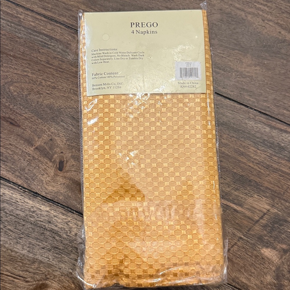 Damask Napkins~Prego 18x18 Yellow Gold~Set of 4 - Picture 3 of 6